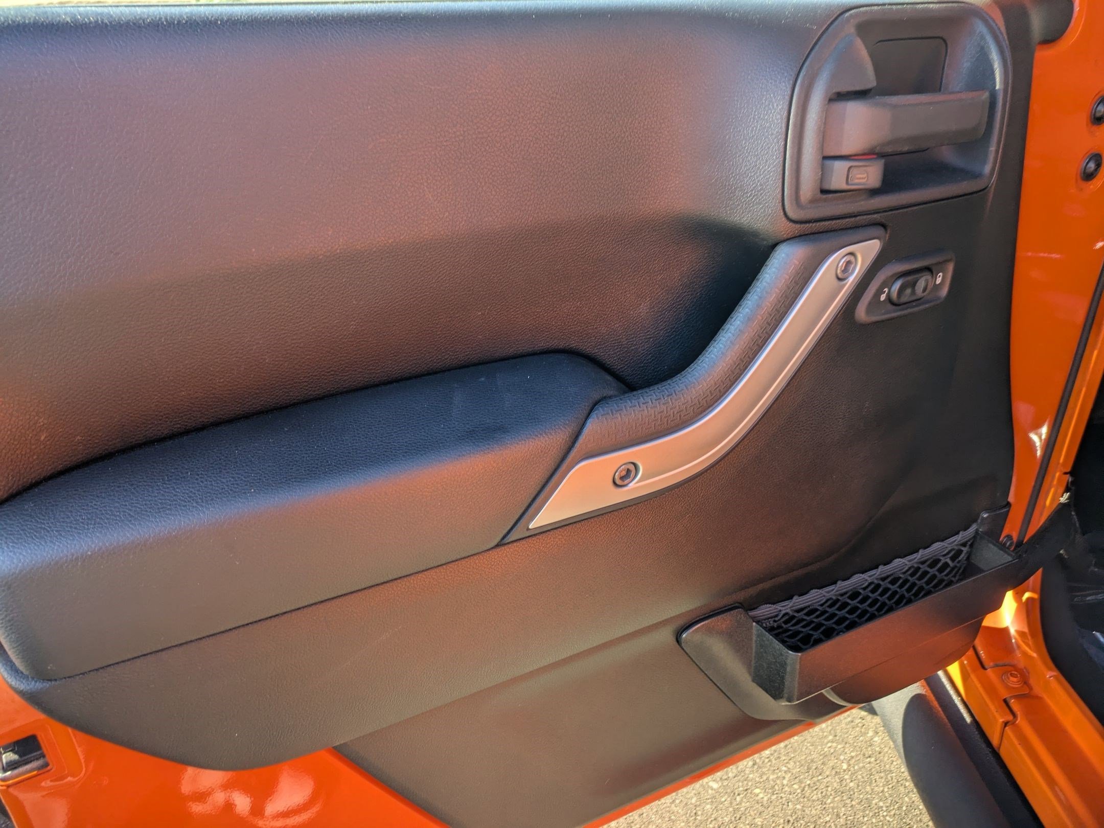 Used 2013 Jeep Wrangler Unlimited Sahara w/ Dual Top Group image 15