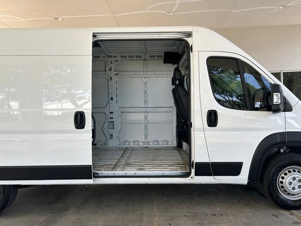 Used 2025 RAM ProMaster 2500 w/ Convenience Group FWD image 24