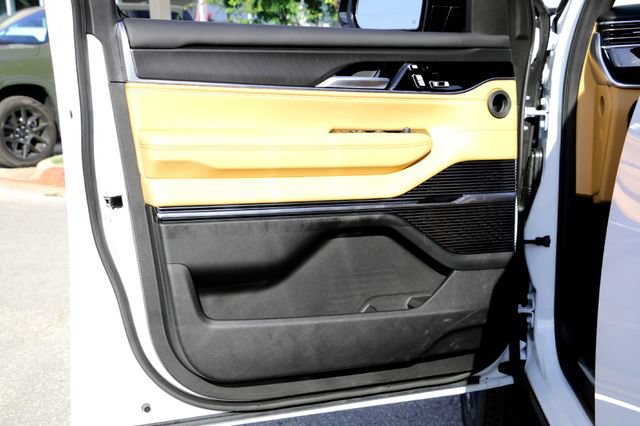 New 2026 Jeep Grand Wagoneer Summit AWD/4WD image 16