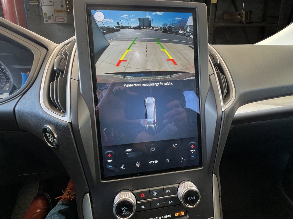 Used 2024 Ford Edge SEL image 25