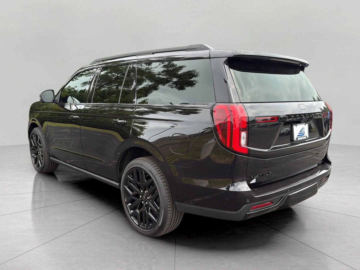 Used 2026 Ford Expedition Platinum w/ Stealth Performance Package AWD/4WD image 13