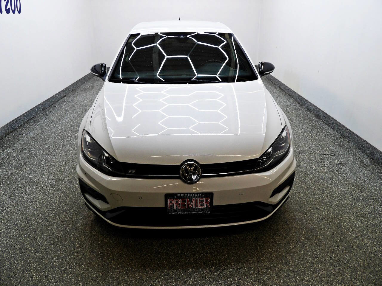 Used 2019 Volkswagen Golf R 4-Door image 2