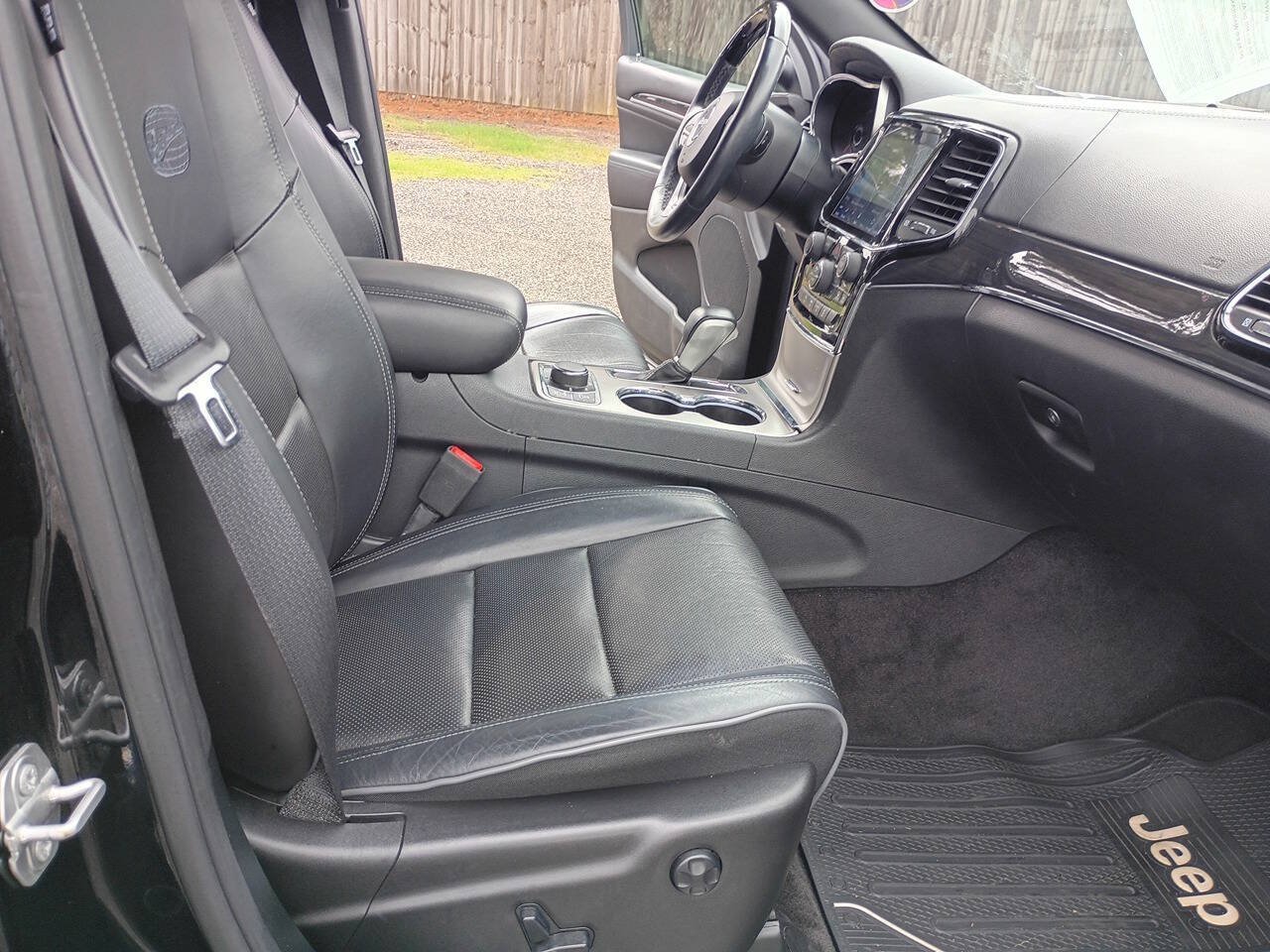 Used 2019 Jeep Grand Cherokee Overland AWD/4WD image 31