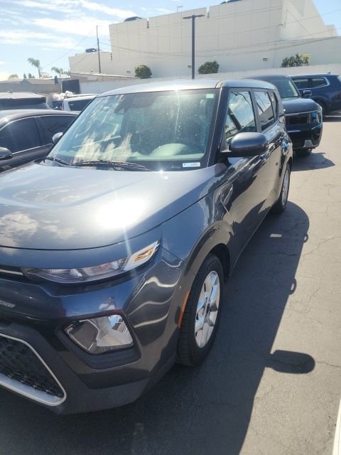 Used 2021 Kia Soul S image 2