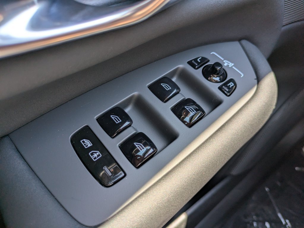 New 2027 Volvo XC90 B6 Plus AWD/4WD image 24