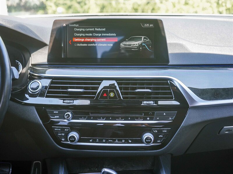 Used 2019 BMW 530e w/ M Sport Package RWD image 19