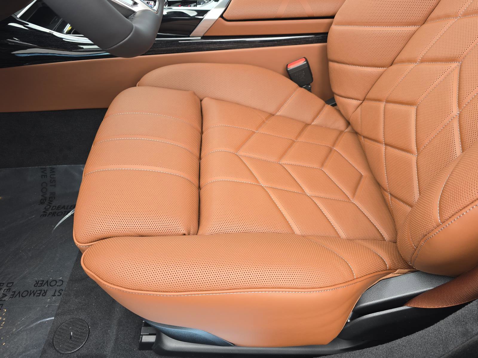 New 2026 BMW 750e xDrive image 12