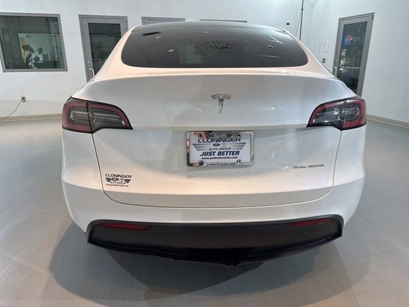Used 2023 Tesla Model Y Long Range image 10
