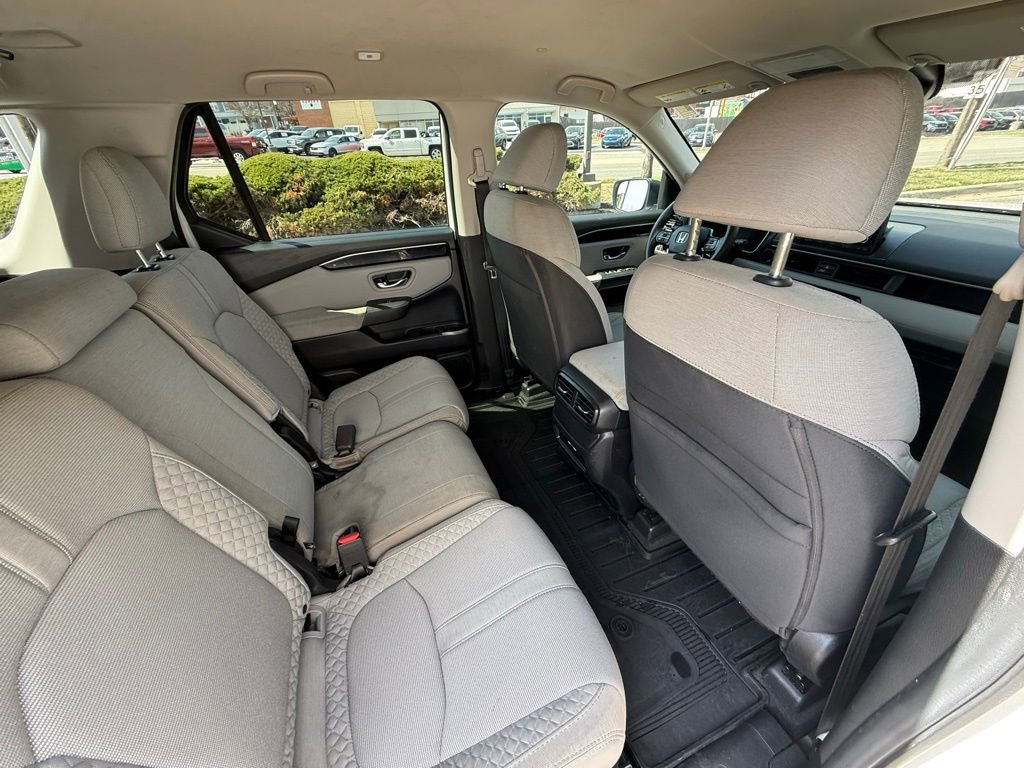 Used 2023 Honda Pilot LX image 39