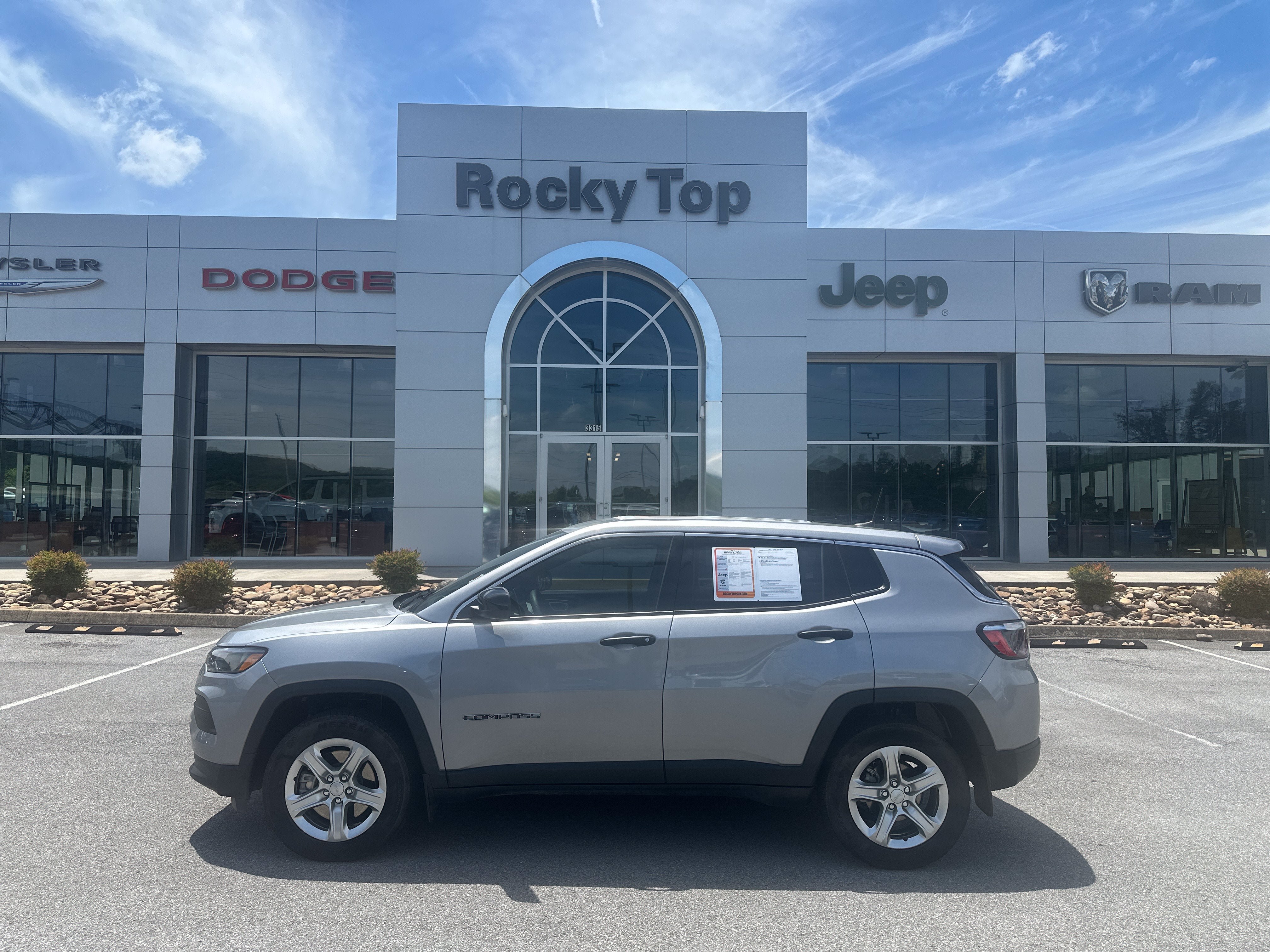 Used 2023 Jeep Compass Sport AWD/4WD image 1