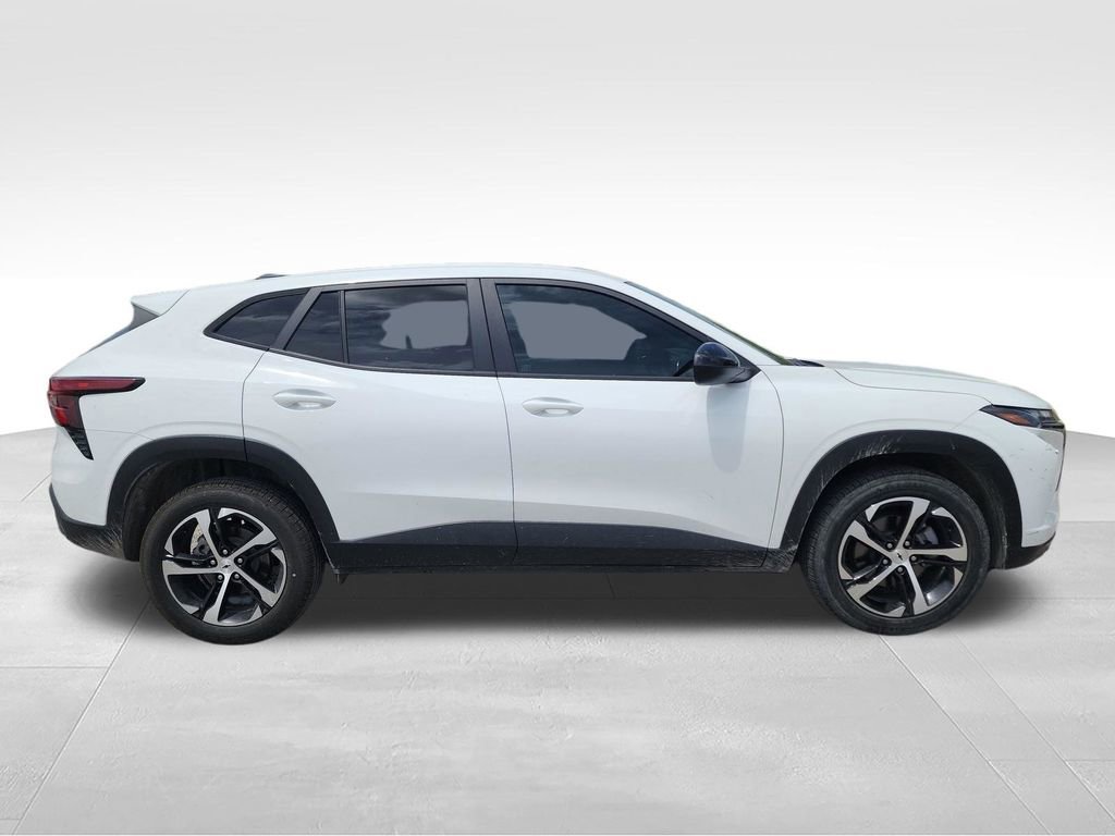 Used 2024 Chevrolet Trax RS w/ Driver Confidence Package FWD image 10