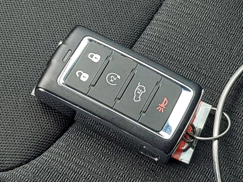 Used 2025 Jeep Grand Cherokee L Laredo w/ Luxury Tech Group I image 38