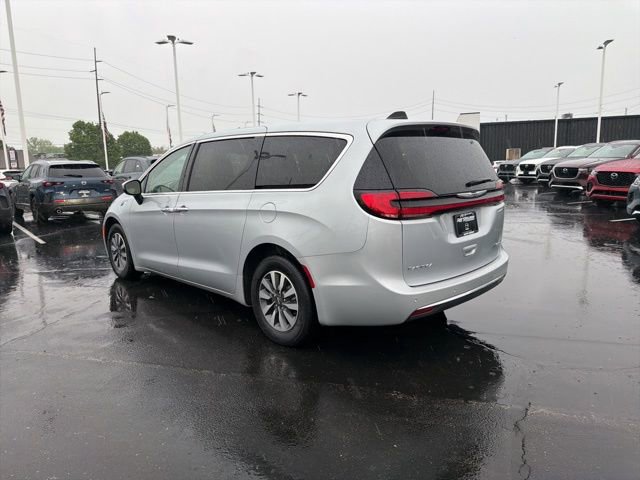 Used 2023 Chrysler Pacifica Touring-L FWD image 13