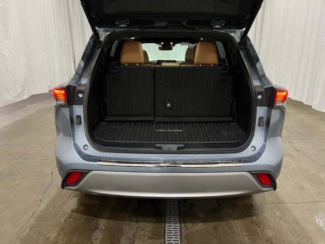 Certified 2020 Toyota Highlander Platinum image 12