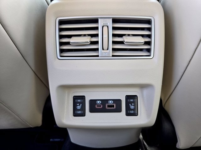 Used 2023 Nissan Maxima Platinum w/ Sport Mat Group FWD image 15