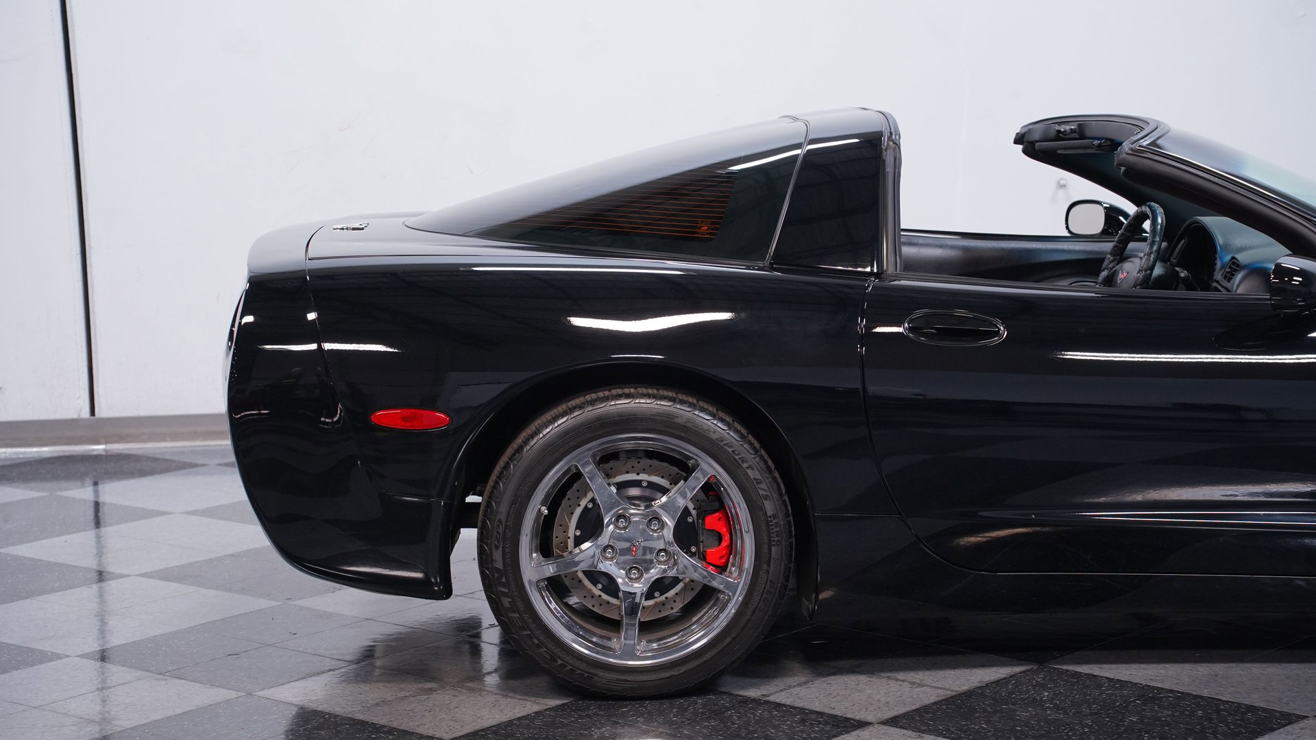 Used 2000 Chevrolet Corvette Coupe image 24