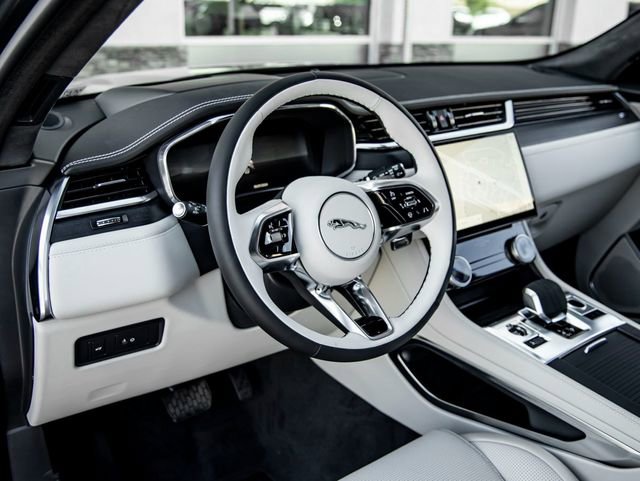 New 2025 Jaguar F-PACE R-Dynamic S image 16