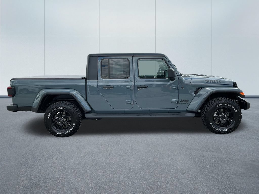 Certified 2025 Jeep Gladiator Sport AWD/4WD image 8