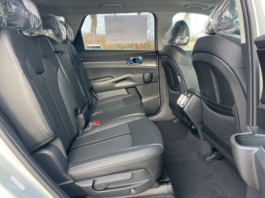 New 2026 Kia Sorento S w/ S Panoramic Sunroof Package image 15