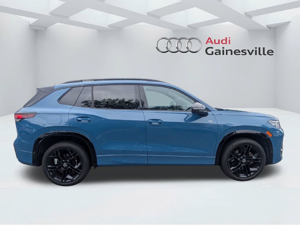 Used 2026 Volkswagen Tiguan SE R-Line AWD/4WD image 2