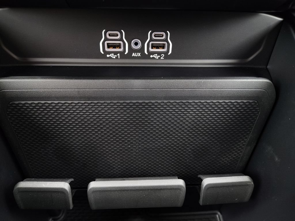 New 2026 RAM 2500 Big Horn AWD/4WD image 6