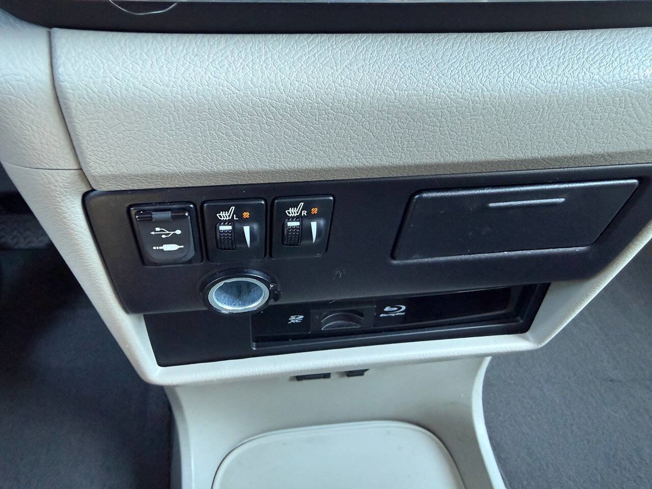 Used 2015 Toyota Sienna XLE Premium image 63