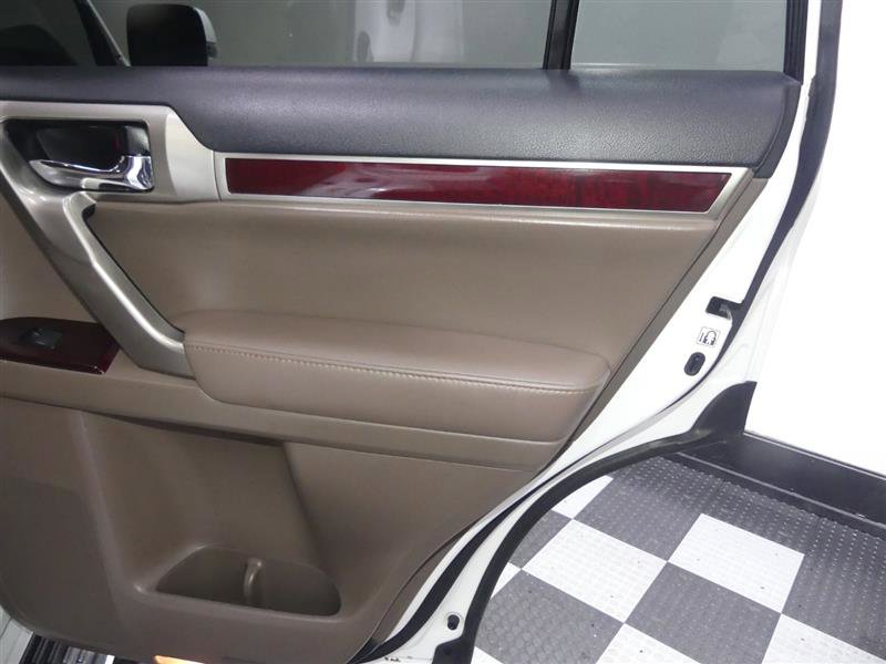 Used 2018 Lexus GX 460 Premium w/ Premium Package image 27