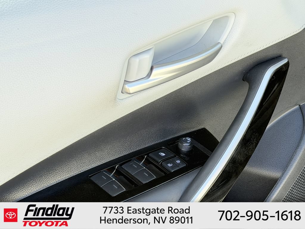 Certified 2025 Toyota Corolla XSE FWD image 21