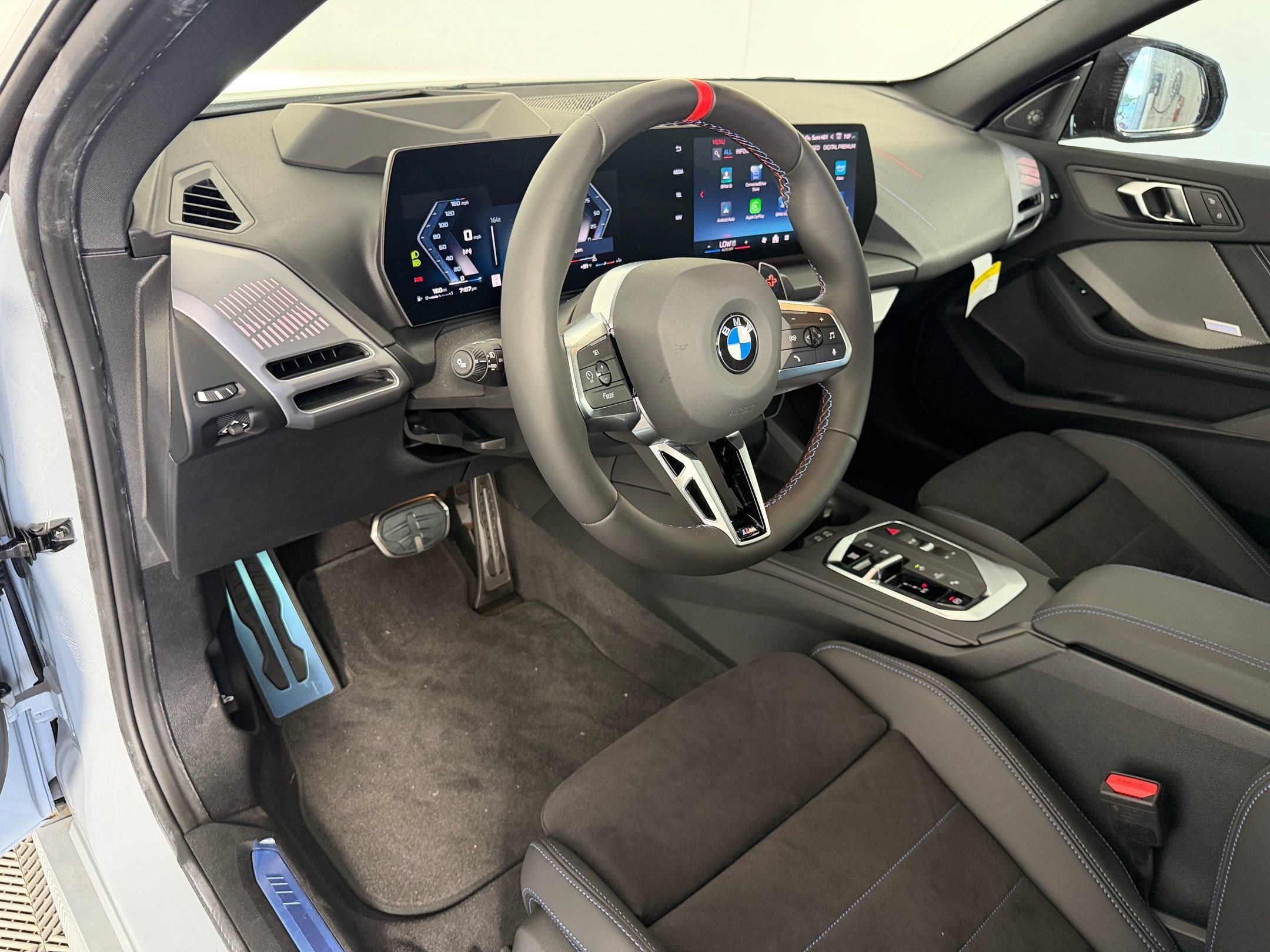 Used 2026 BMW M235i xDrive w/ Technology Package AWD/4WD image 4