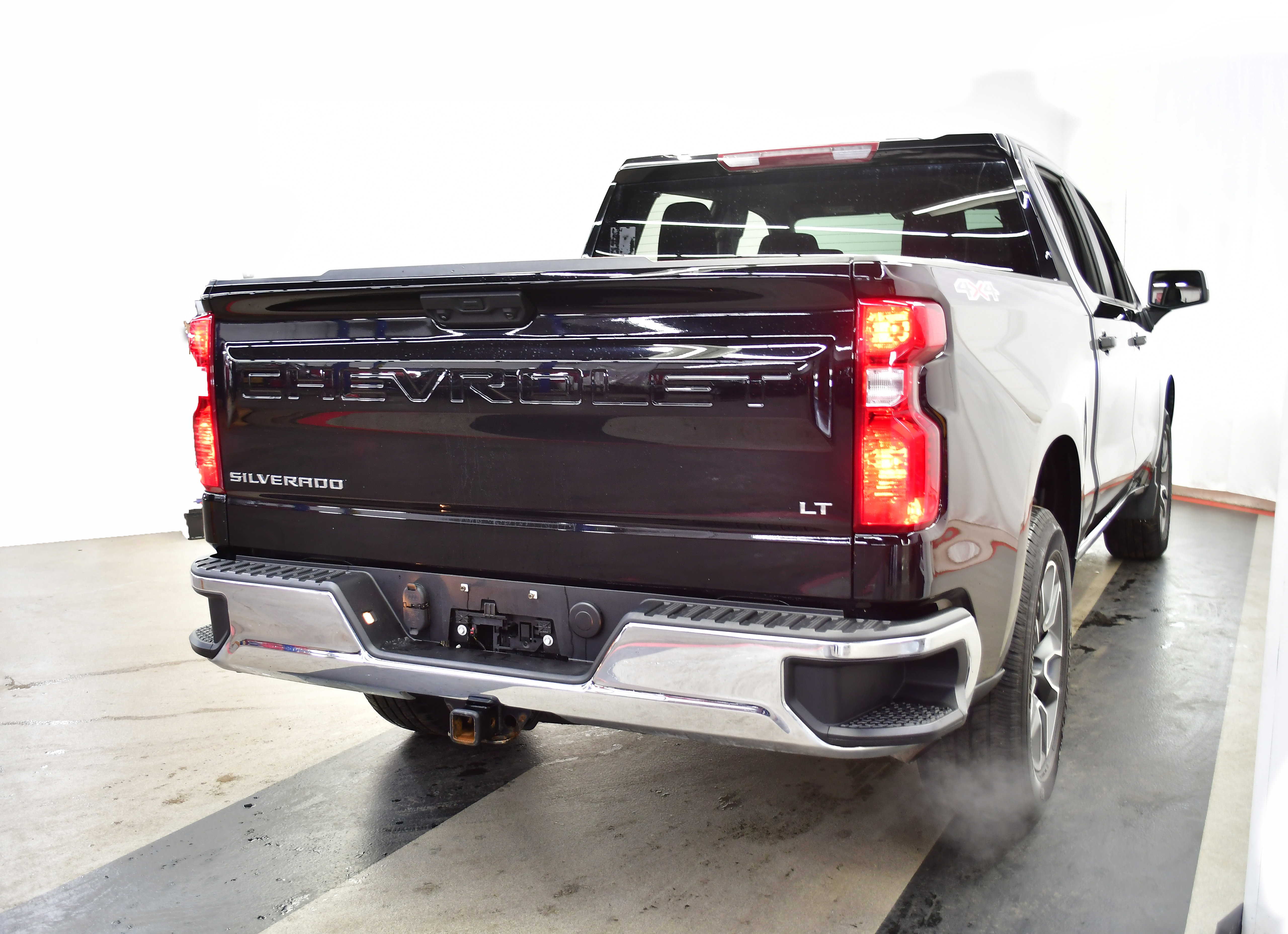 Used 2023 RAM 1500 Classic SLT w/ Trailer & Traction Group image 7