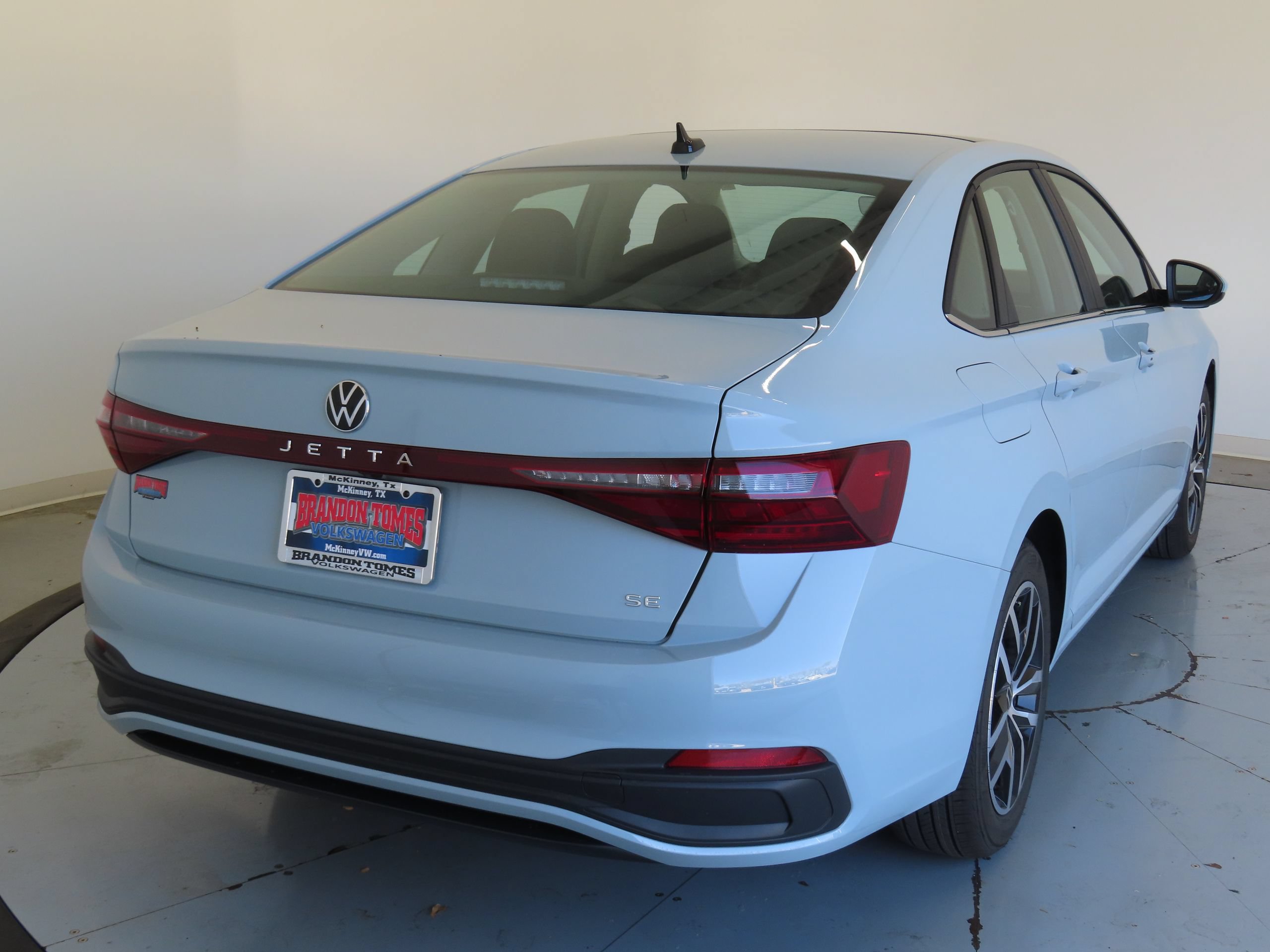 New 2026 Volkswagen Jetta SE FWD image 3