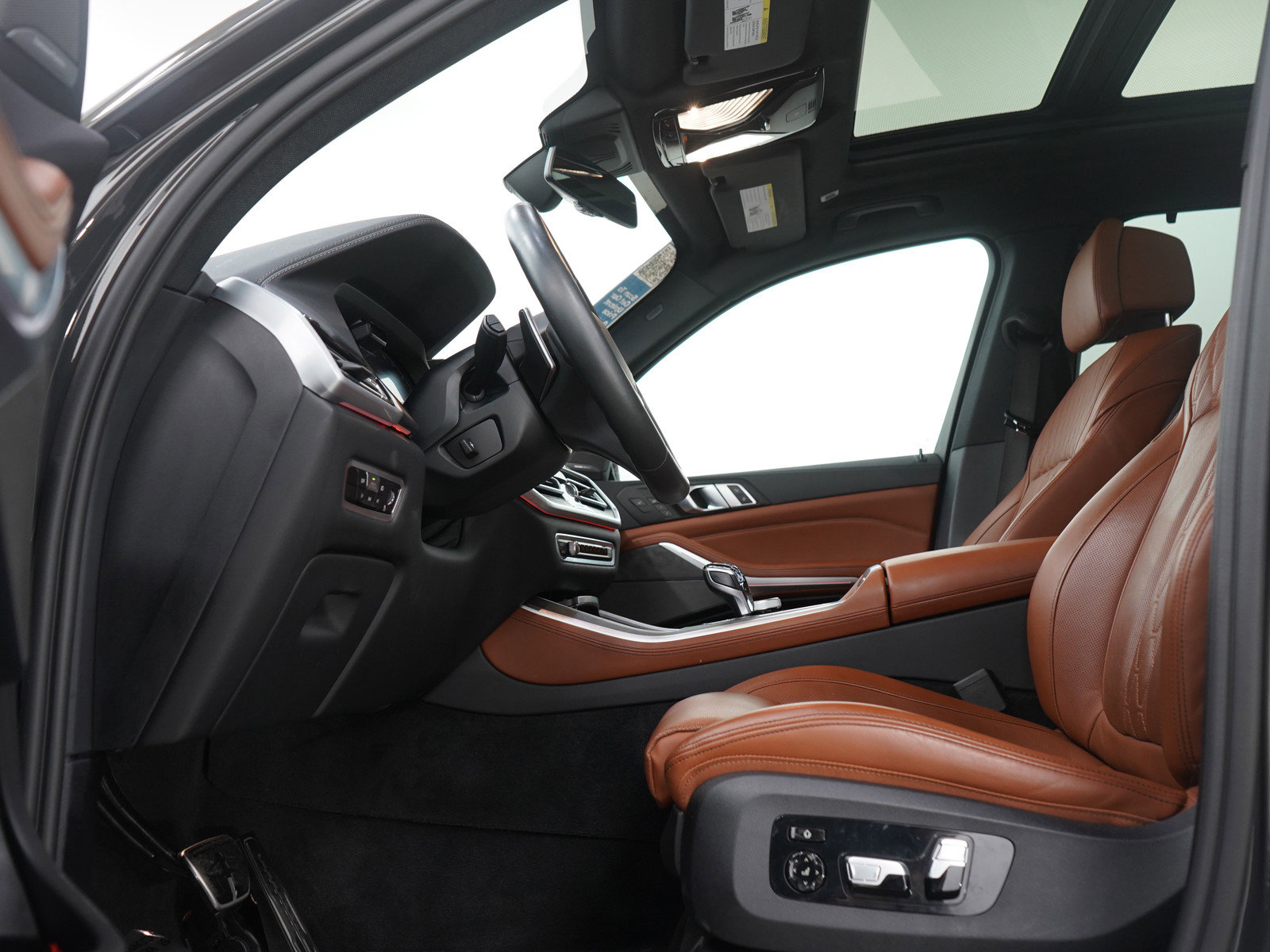 Used 2022 BMW X5 M50i w/ Executive Package image 26