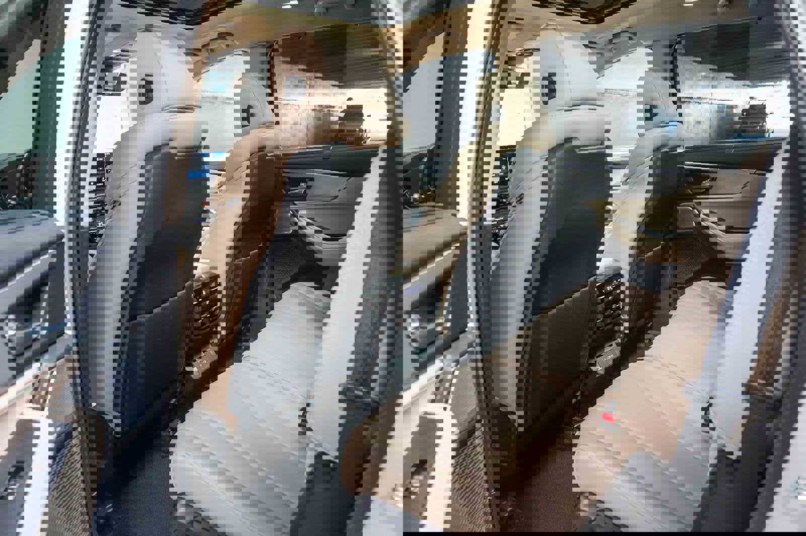 Used 2025 Acura MDX FWD w/ Technology Package image 22