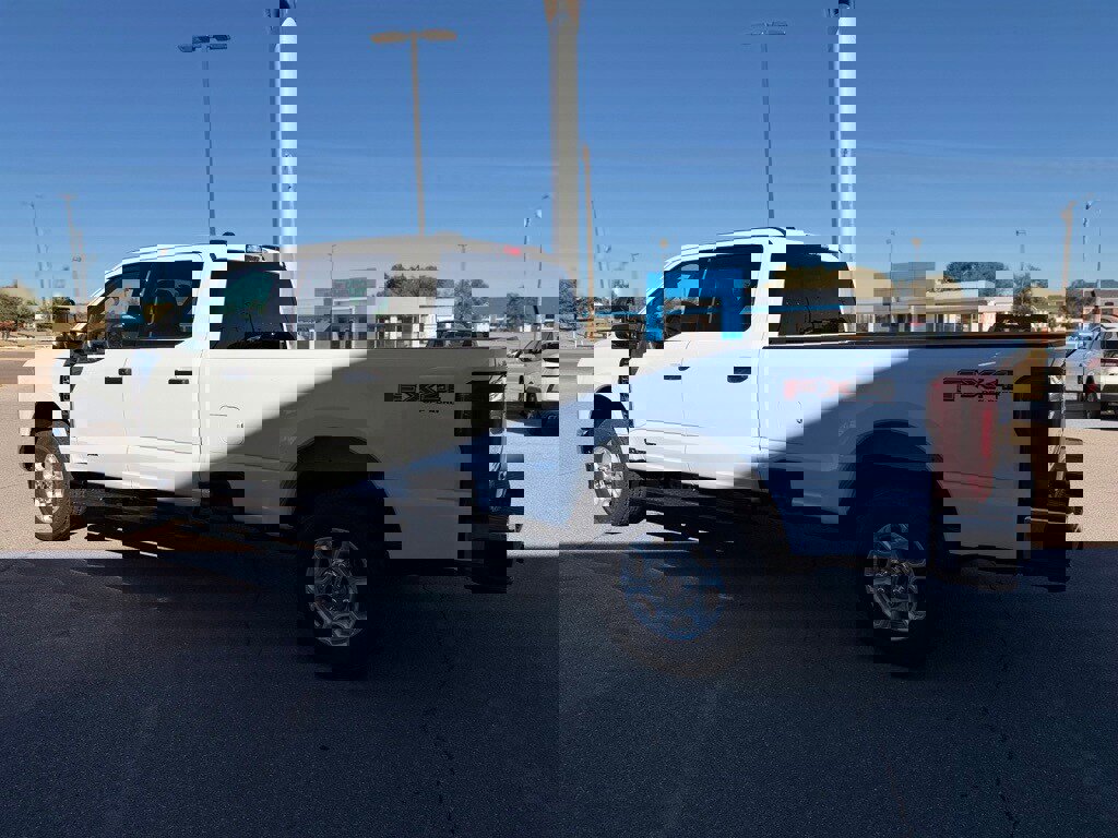 New 2026 Ford F250 XLT w/ FX4 Off-Road Package image 10