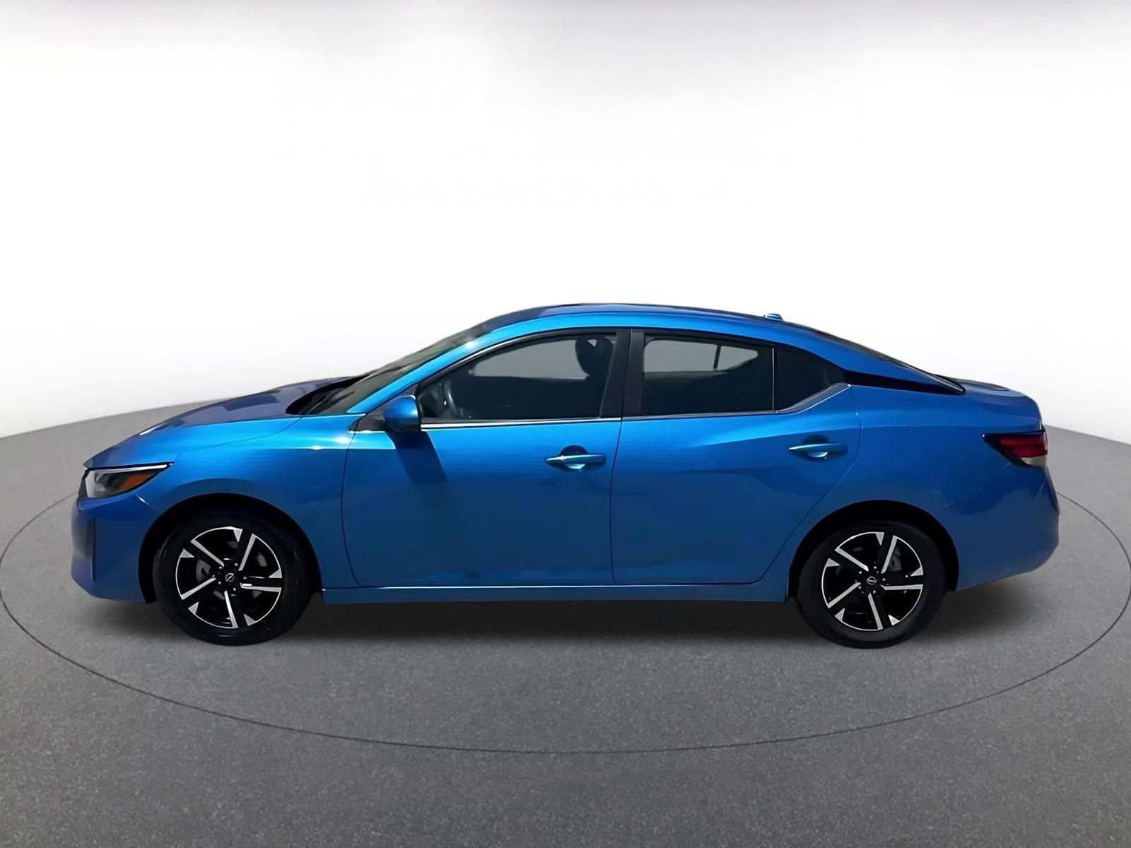 Used 2025 Nissan Sentra SV FWD image 9