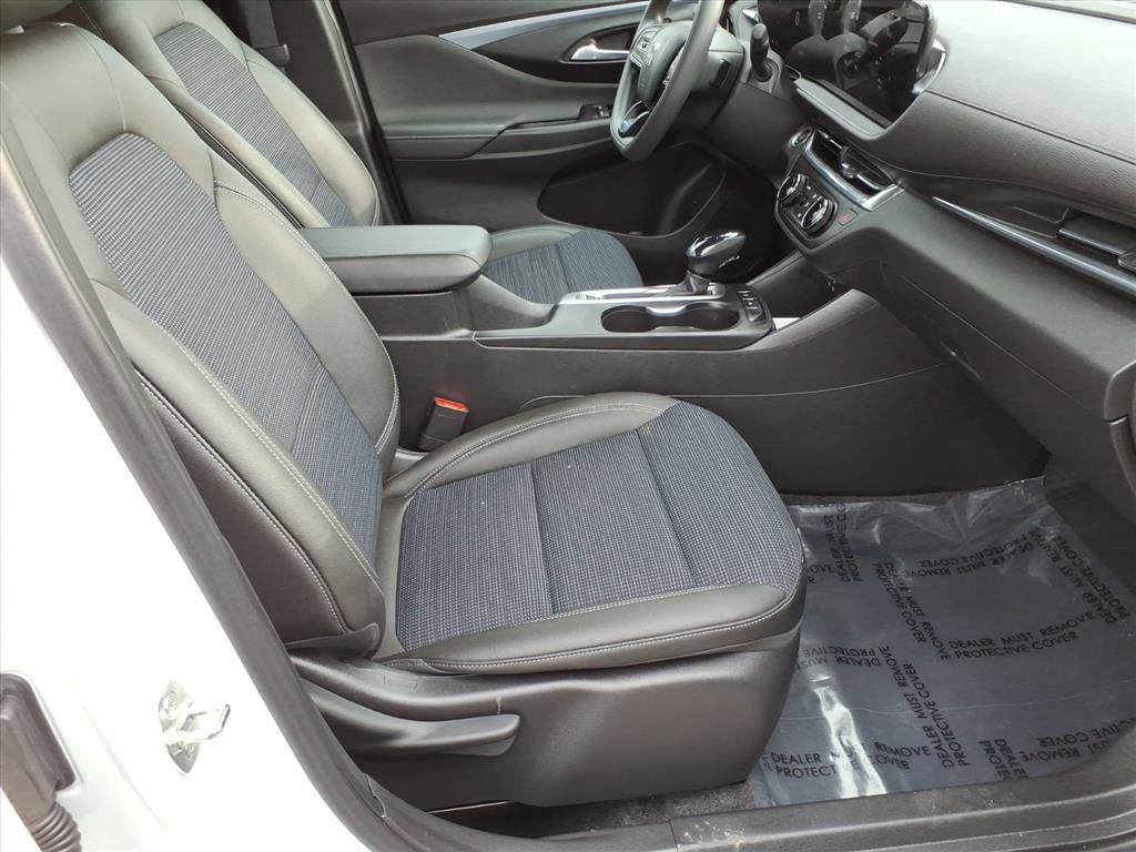 Used 2024 Buick Envista Preferred image 9