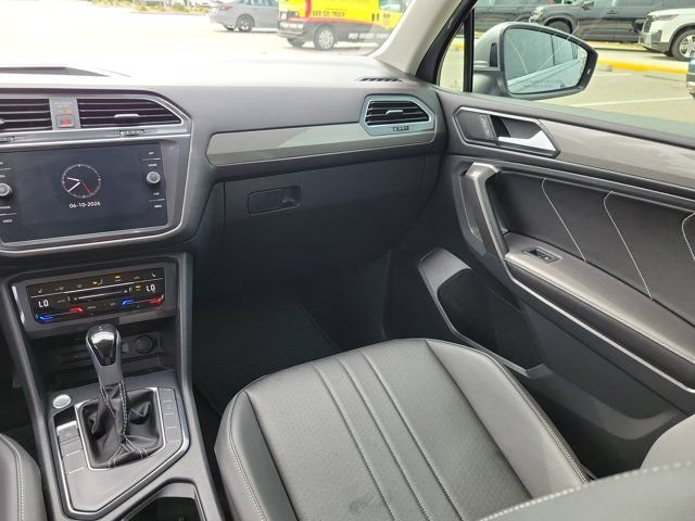 Used 2024 Volkswagen Tiguan SE FWD image 20