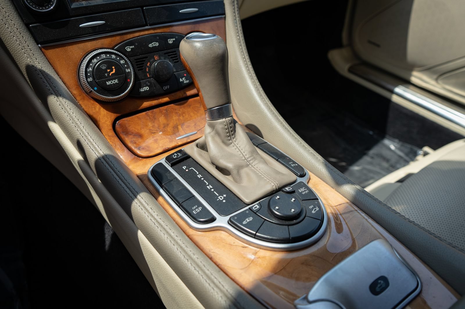 Used 2009 Mercedes-Benz SL 550 image 21