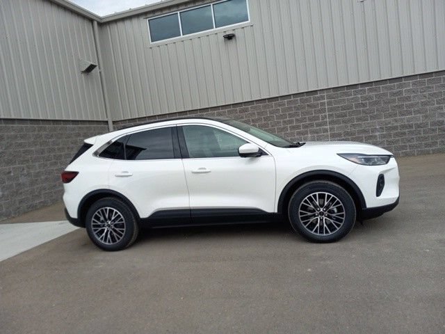 New 2025 Ford Escape SE w/ PHEV Premium Package FWD video 2