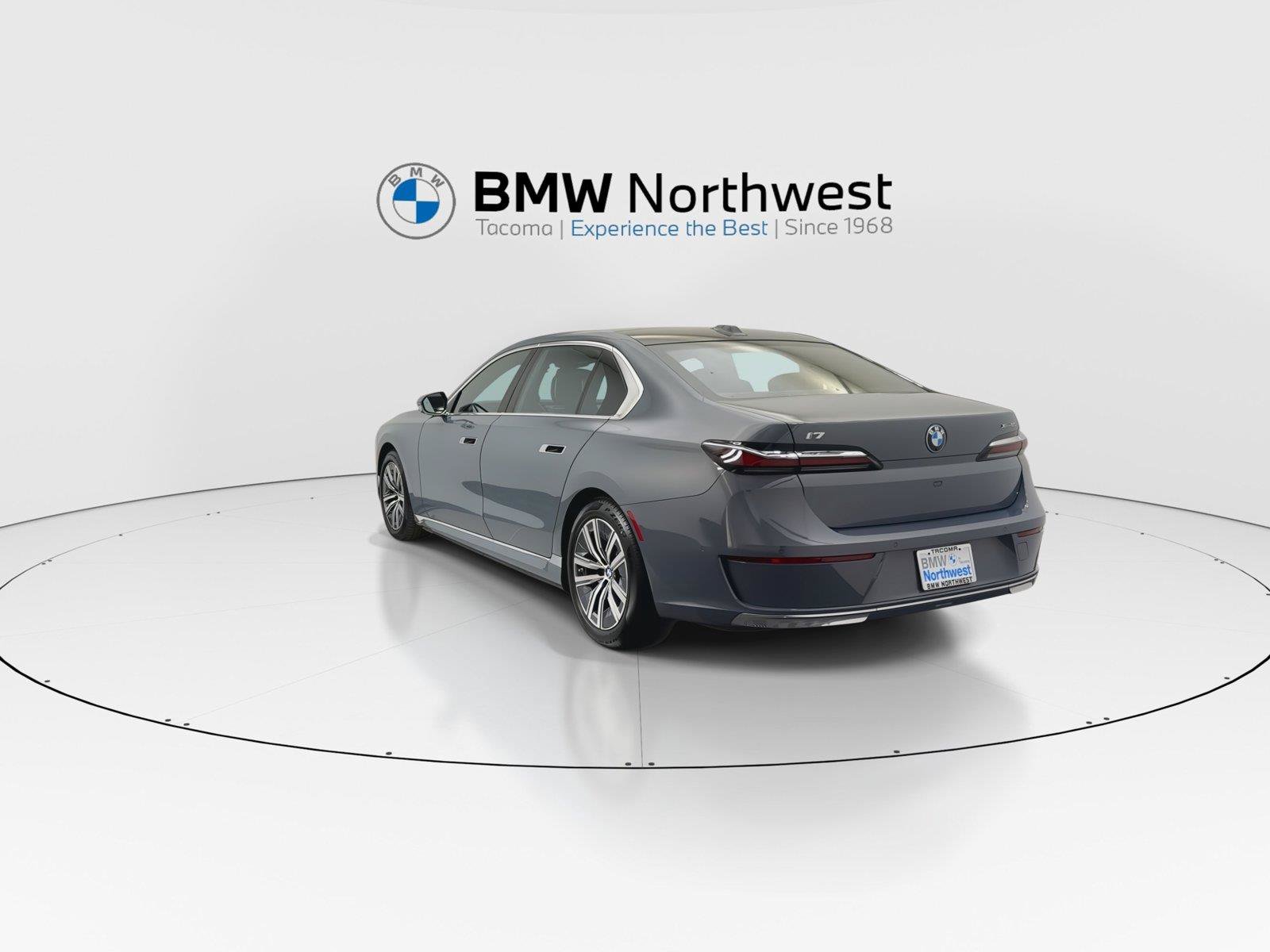 Used 2023 BMW i7 xDrive60 AWD/4WD image 13