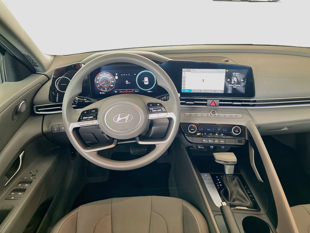 Used 2024 Hyundai Elantra SEL FWD image 22
