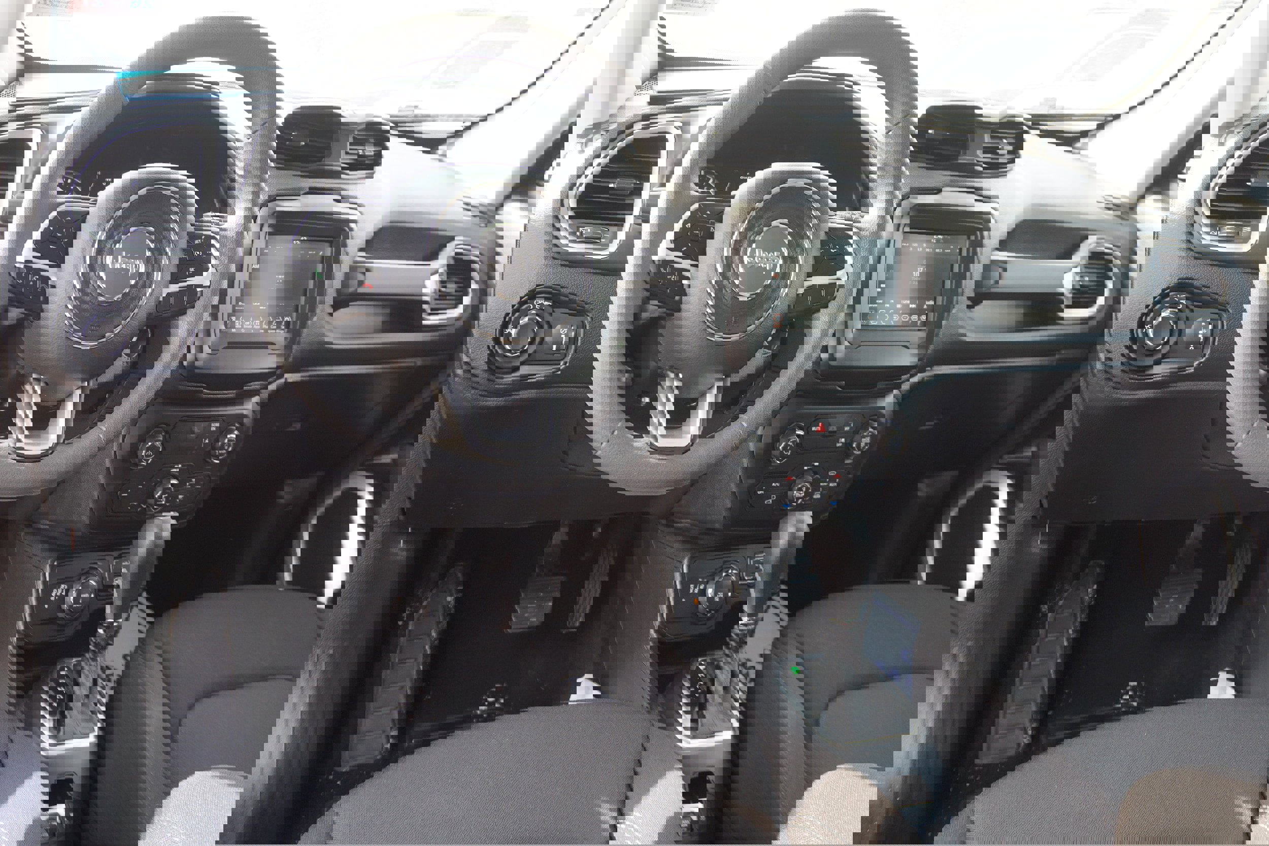 Used 2021 Jeep Renegade Sport image 14