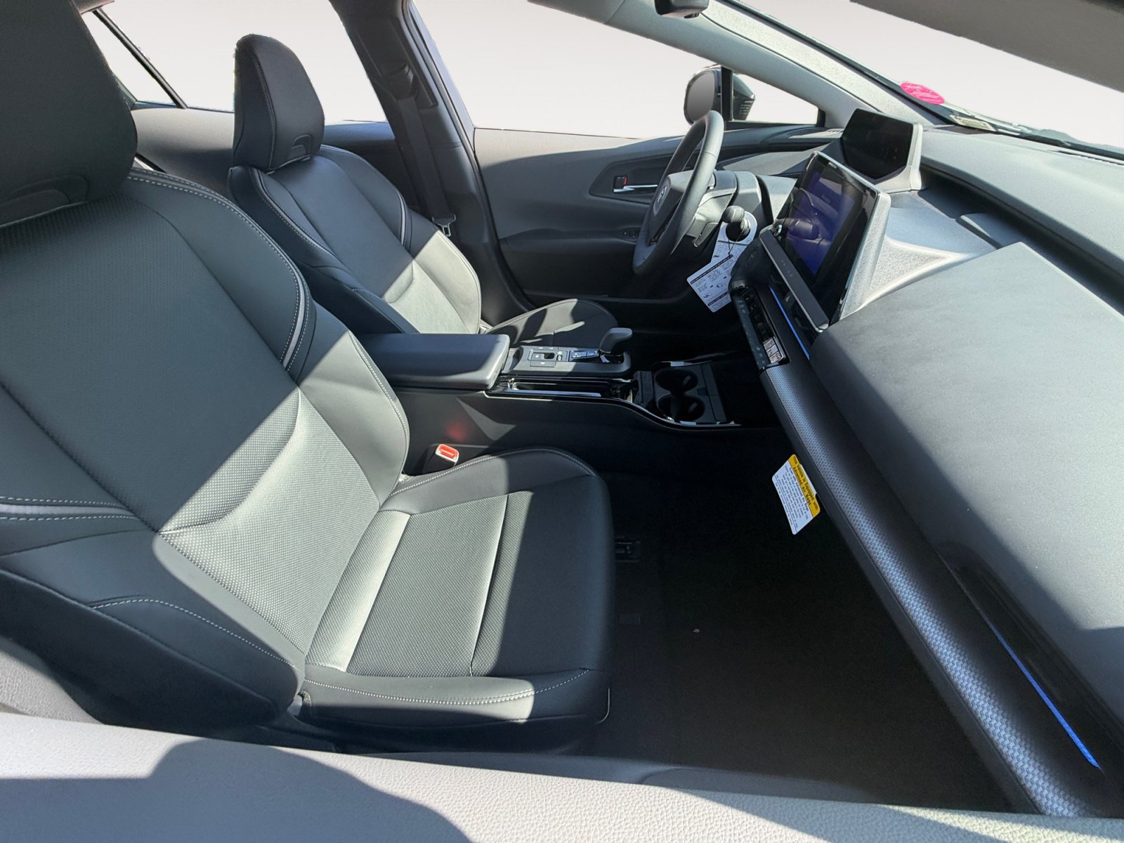 New 2027 Toyota Prius XLE FWD image 15