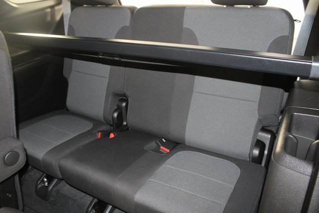 Used 2023 Chevrolet Traverse LT w/ Rear Camera Mirror Package image 19