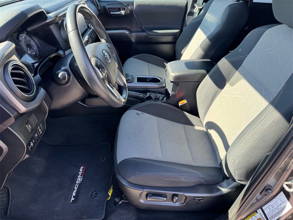 Used 2021 Toyota Tacoma TRD Off-Road image 12