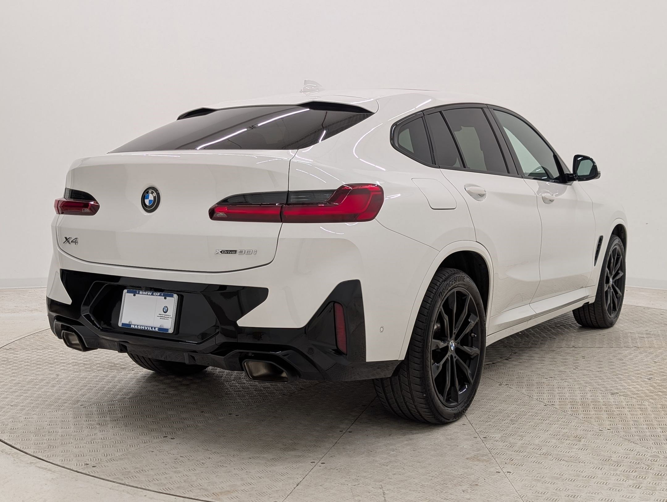 Certified 2025 BMW X4 xDrive30i w/ Premium Package image 9