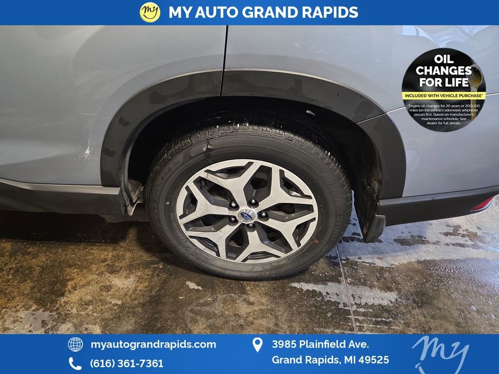 Used 2023 Subaru Forester Premium image 33