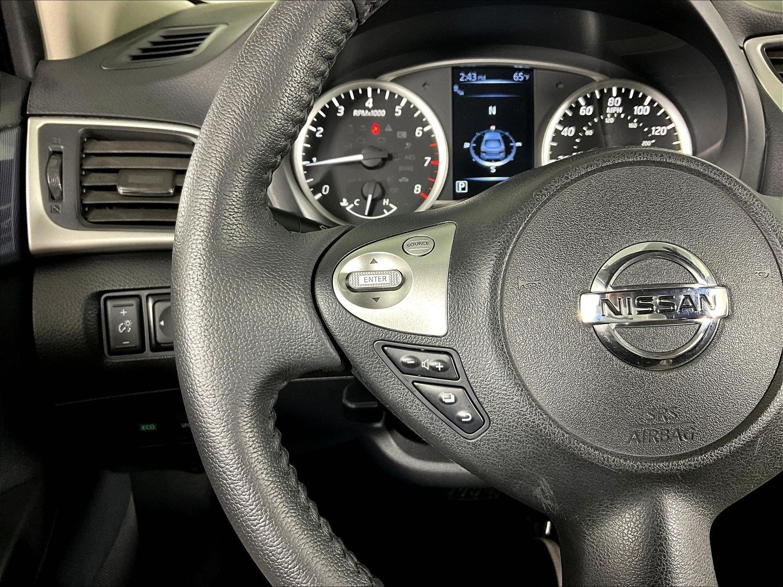 Used 2017 Nissan Sentra SR w/ Driver's Assist Package FWD image 11