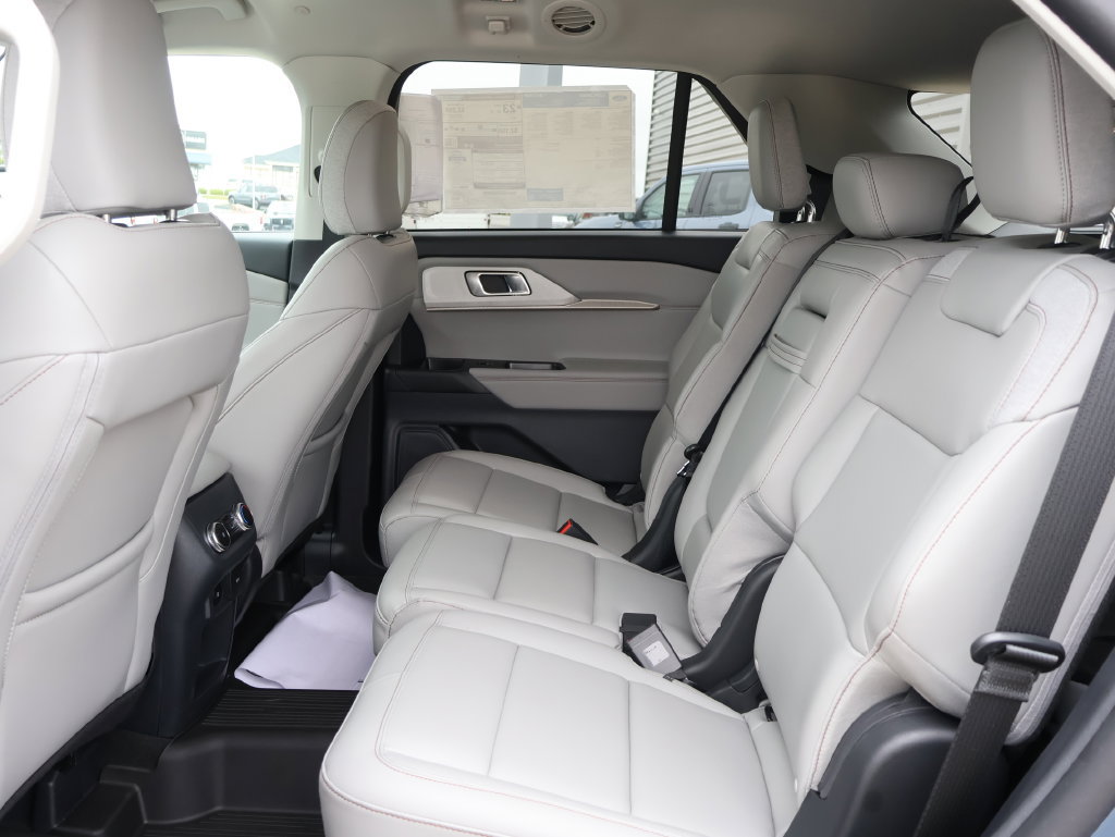 New 2026 Ford Explorer Active w/ Active Comfort Package AWD/4WD image 18