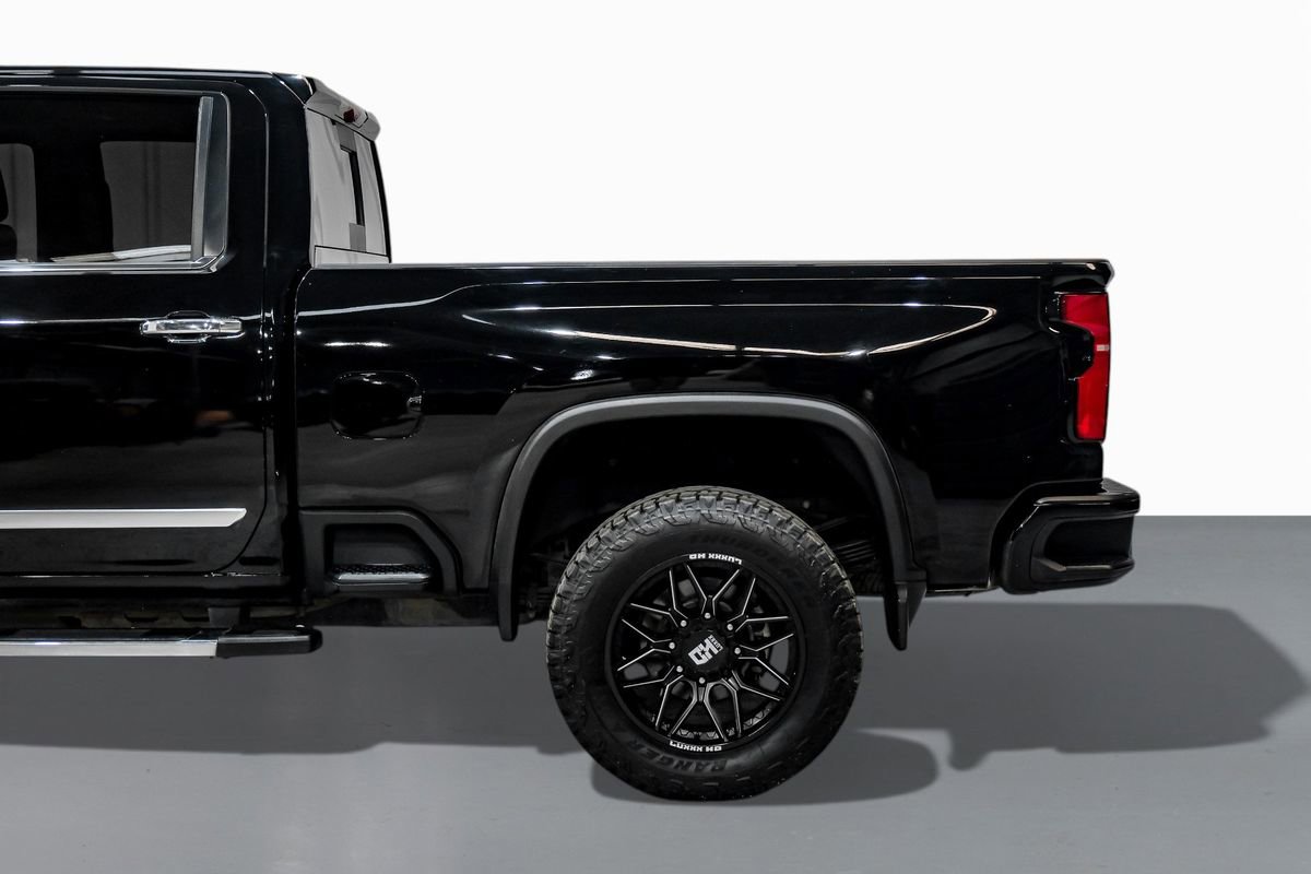 Used 2024 Chevrolet Silverado 2500 High Country w/ High Country Premium Package image 12